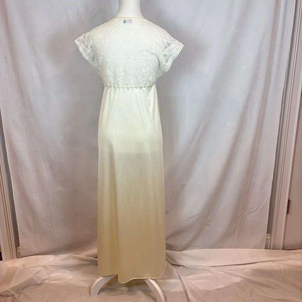 Vintage Vanity Fair Women's Beige Cap‎ sleeve lace satin slip dress sz Petite SM